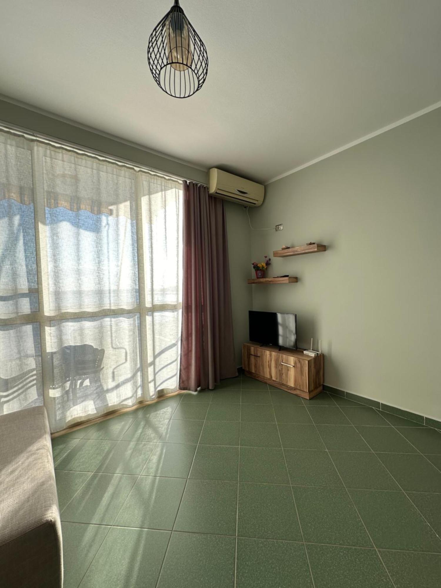 Eri 4 Apartment
