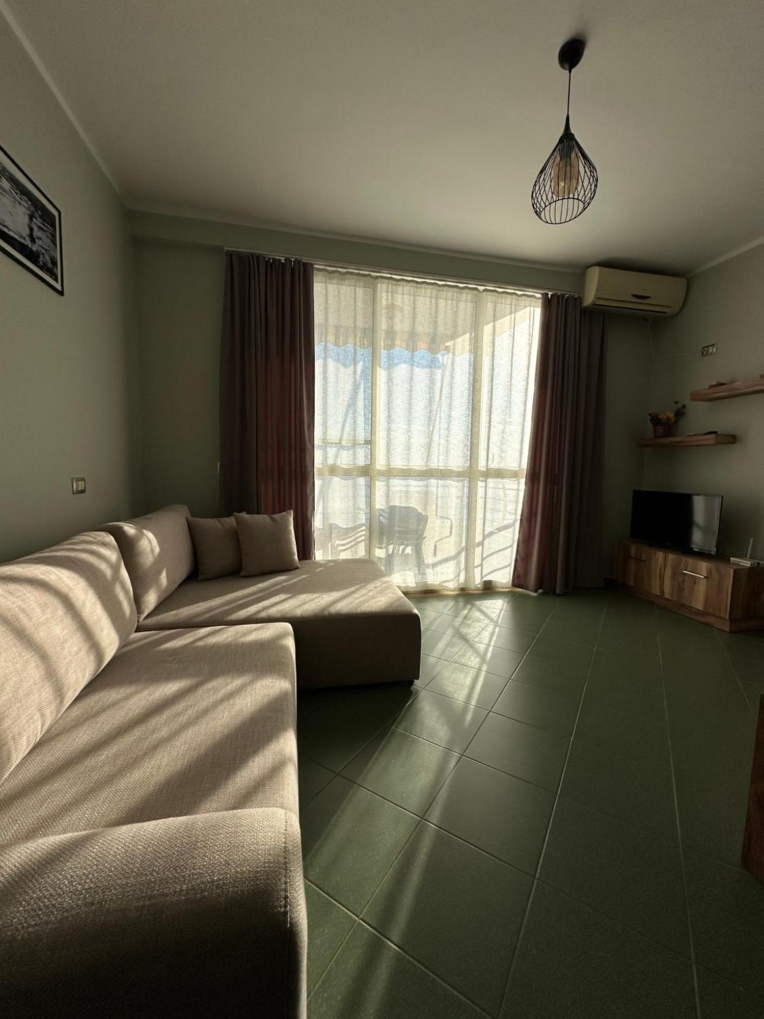 Eri 4 Apartment