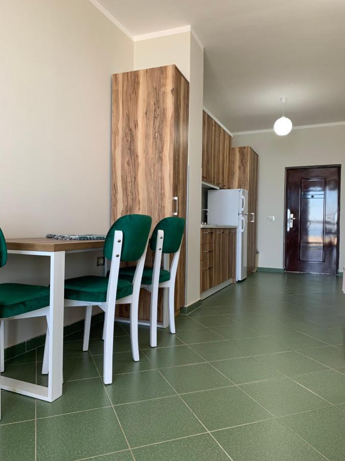 Eri 4 Apartament *