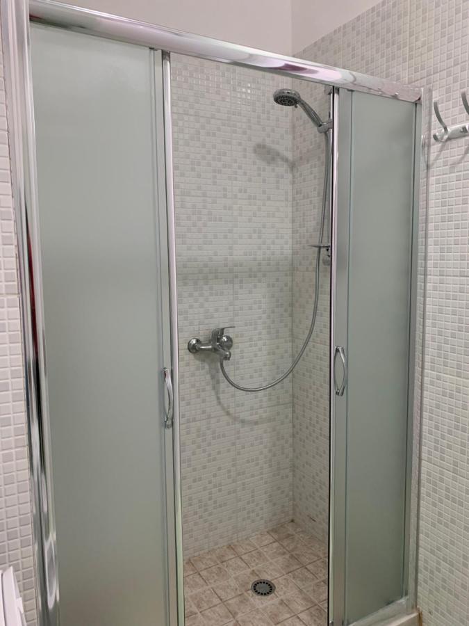 Eri 4 Apartament *