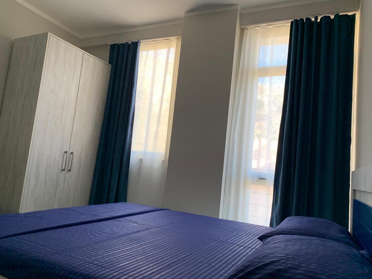 Eri 4 Apartament *