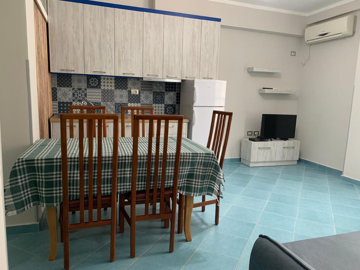 Eri 4 Apartament *