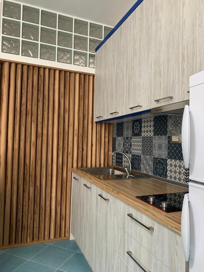 Apartament Eri 4 *